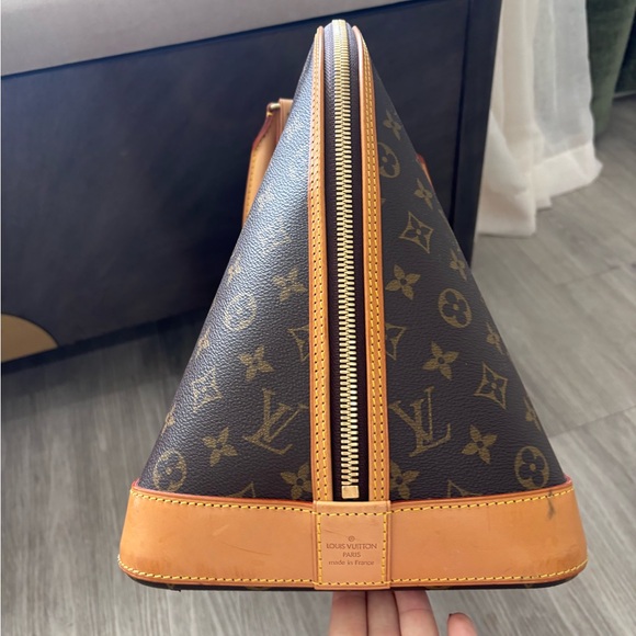 Authentic Louis Vuitton Alma Voyage MM travel unisex carry on - Picture 13 of 16
